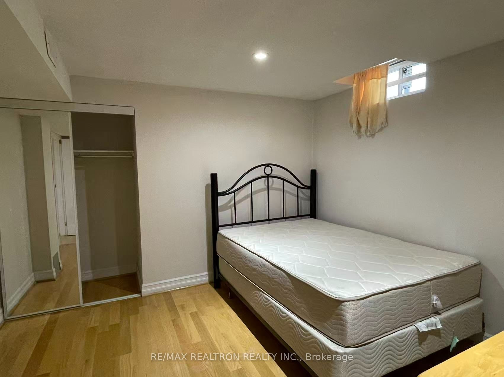 226 Highglen Avenue Bsmt-Room 1