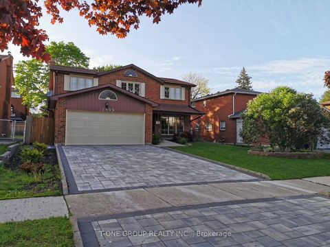 1899 Owlsnest Lane Mississauga ON L4W 2J1