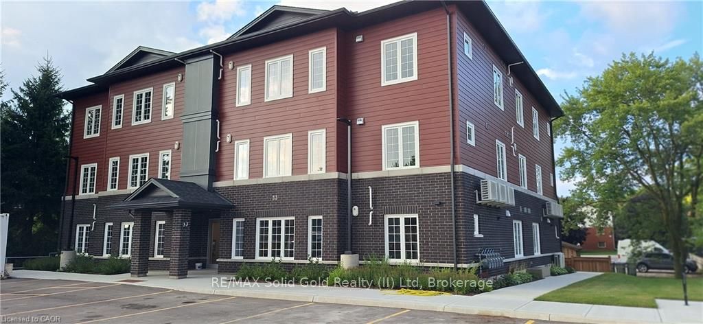 Photo 1 of 32 — 33 Murray Court 1, Perth East, ON N0K 1M0