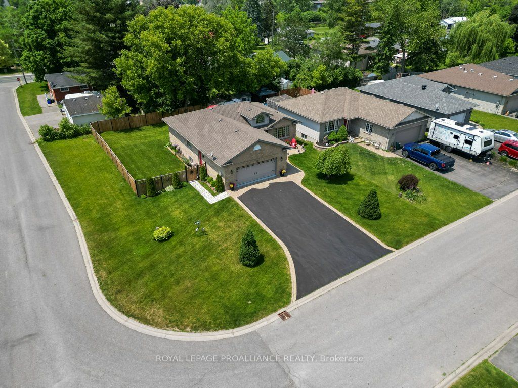 2 Stonegate Crescent