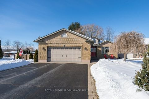 2 Stonegate Crescent Quinte West ON K0K 2C0