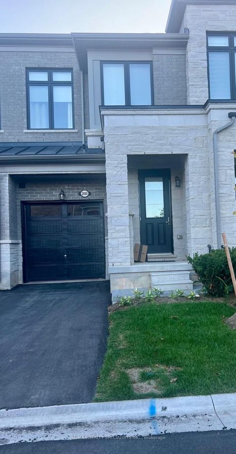 2080 Coppenwood   Common N/A Burlington ON L7P 0V8