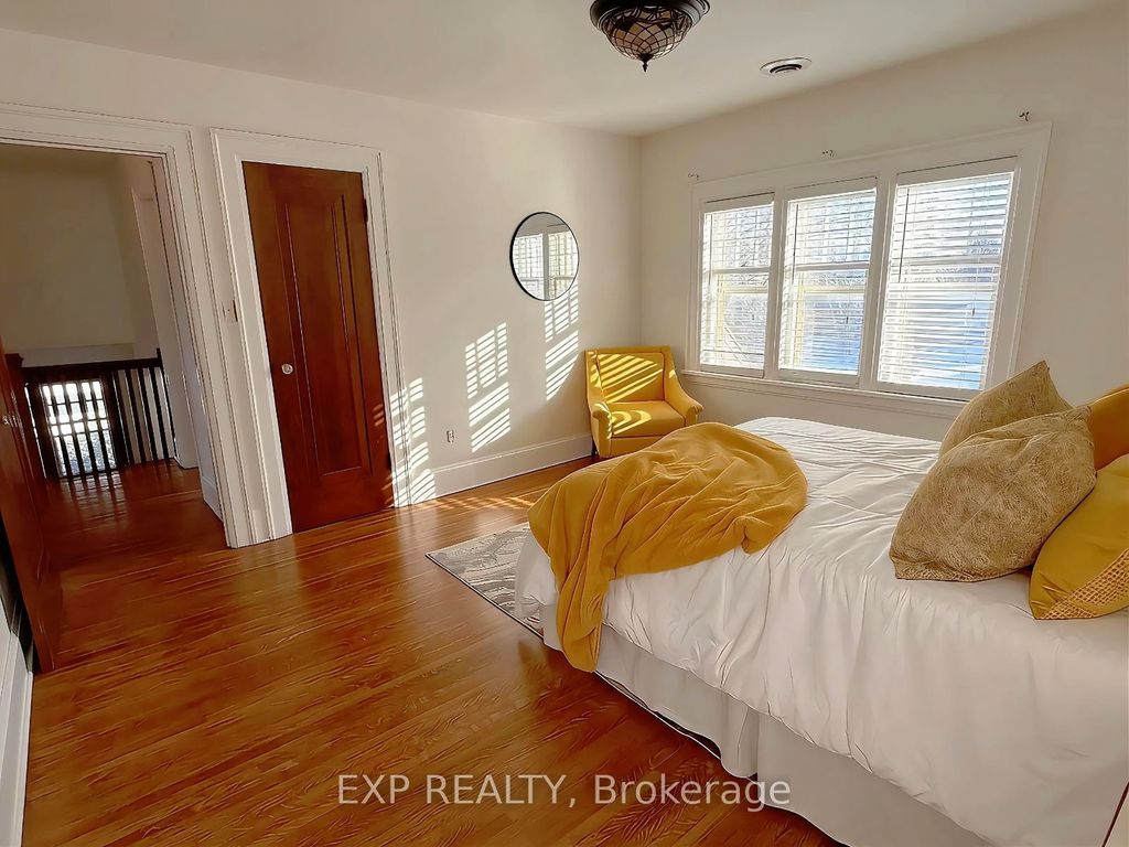 Photo of 376 King Street E, Oshawa, ON L1H 1E2 (MLS # E12632054)