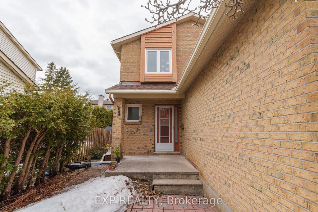 Photo of 31 Coolspring Crescent, Cityview - Parkwoods Hills - Rideau Shore, ON K2E 7M9 (MLS # X13041772)
