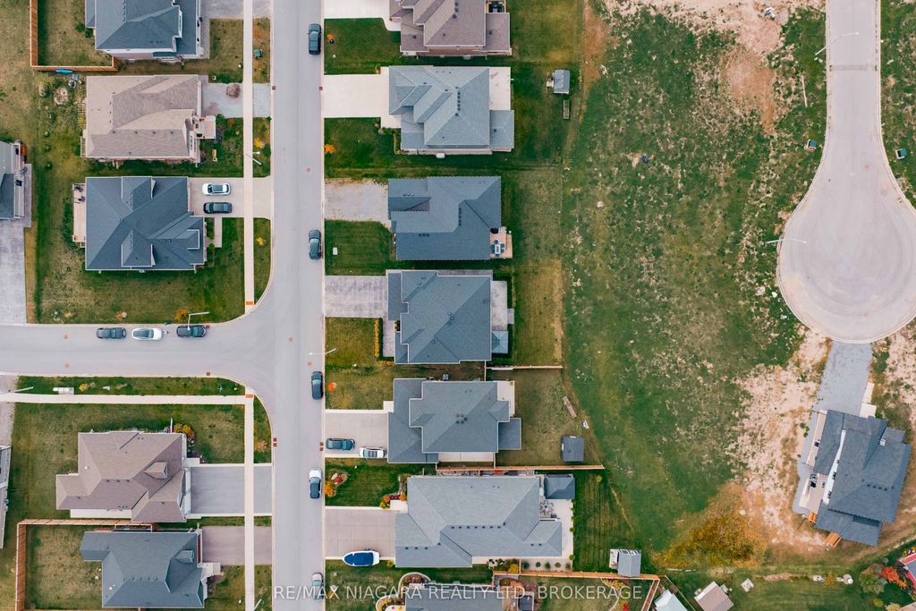 Photo of 2864 Arrowsmith Court S, Fort Erie, ON L0S 1S0 (MLS # X12470569)