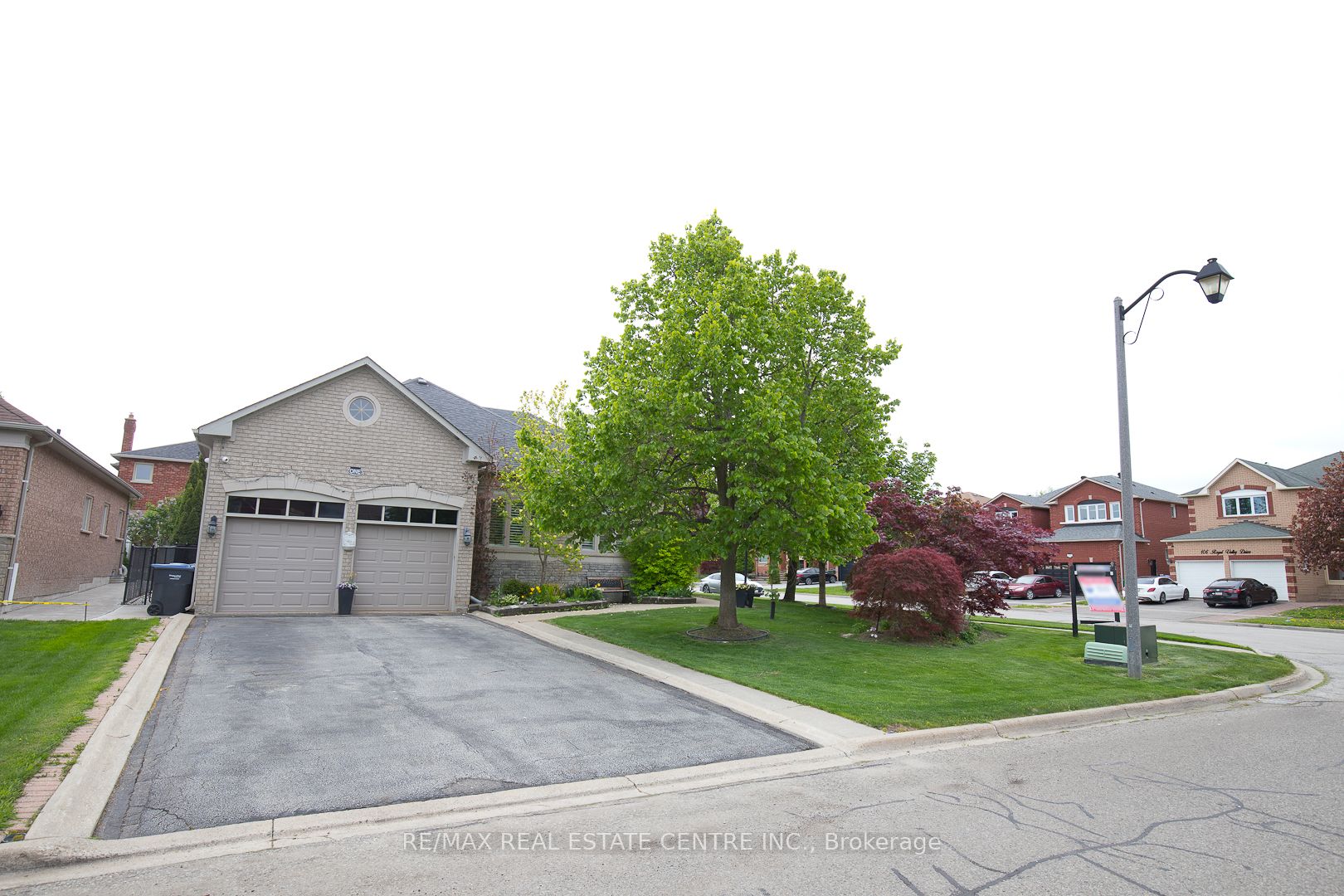 1 Kirkwood Crescent