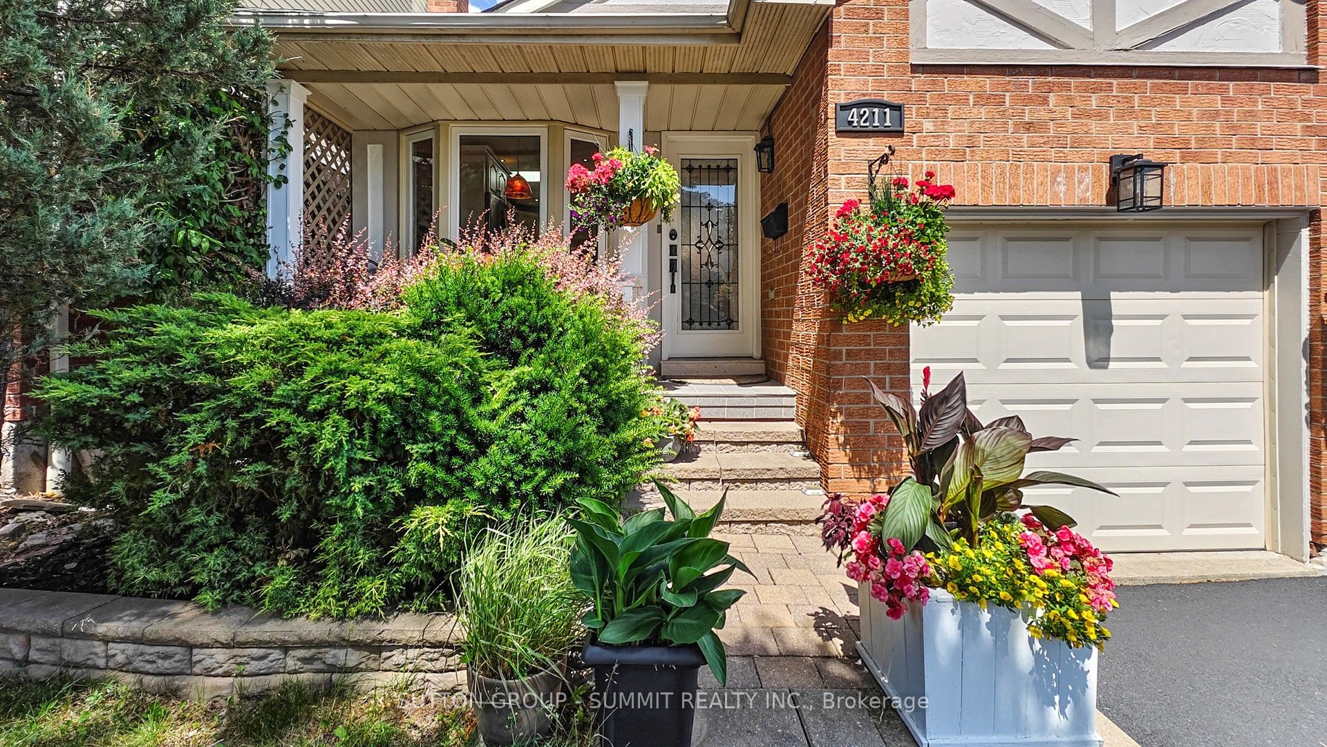4211 Stonemason Crescent