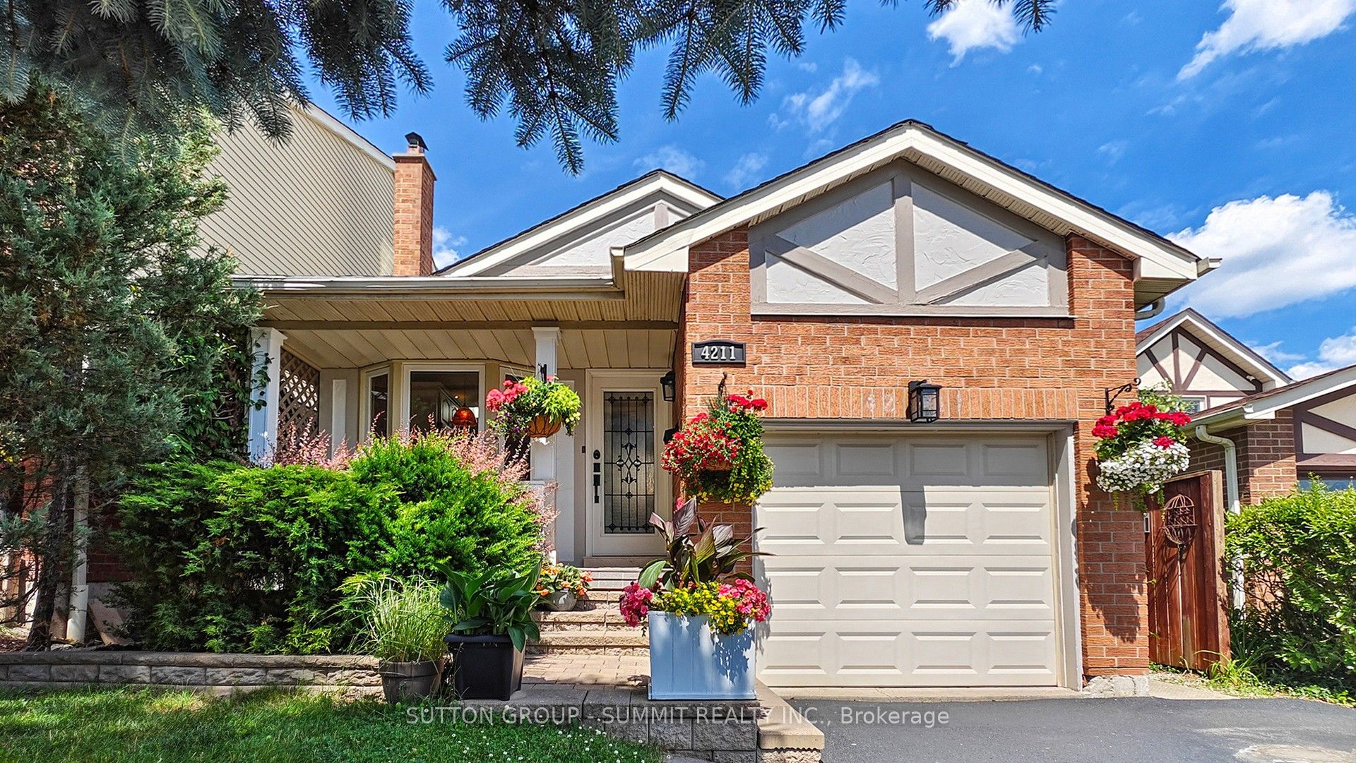 4211 Stonemason Crescent