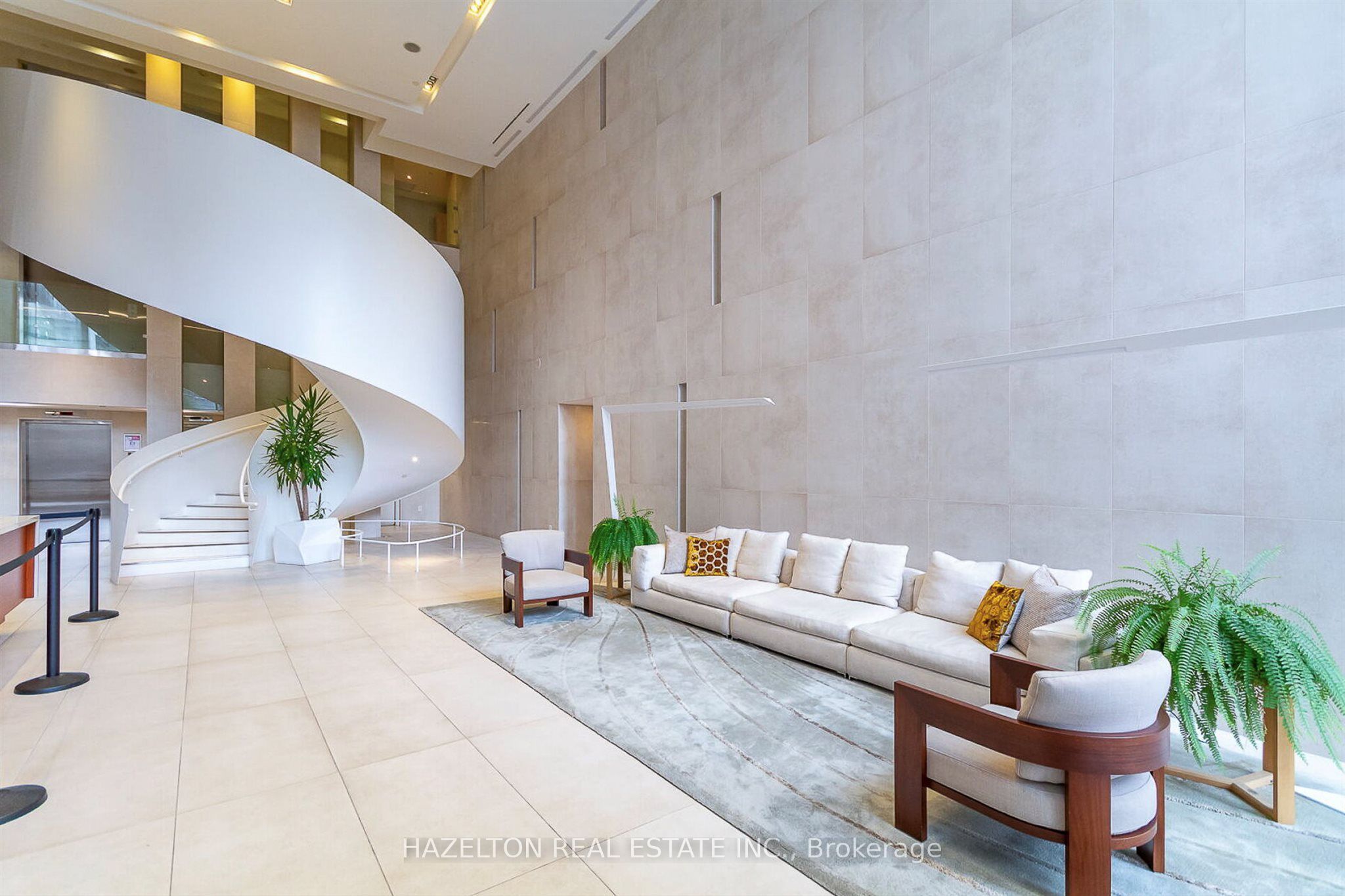 170 Avenue Road 206
