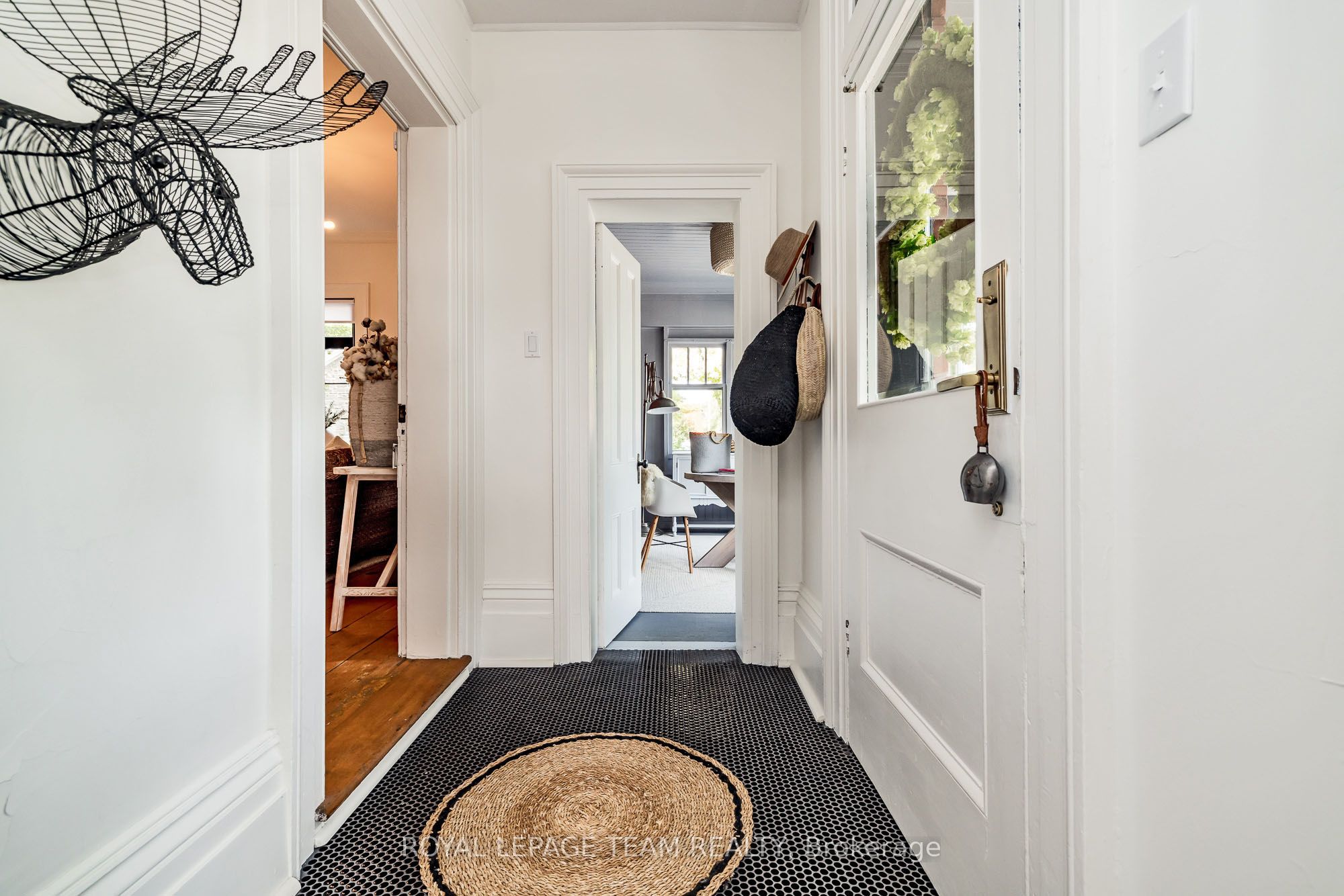 112 Brock Street East Street E