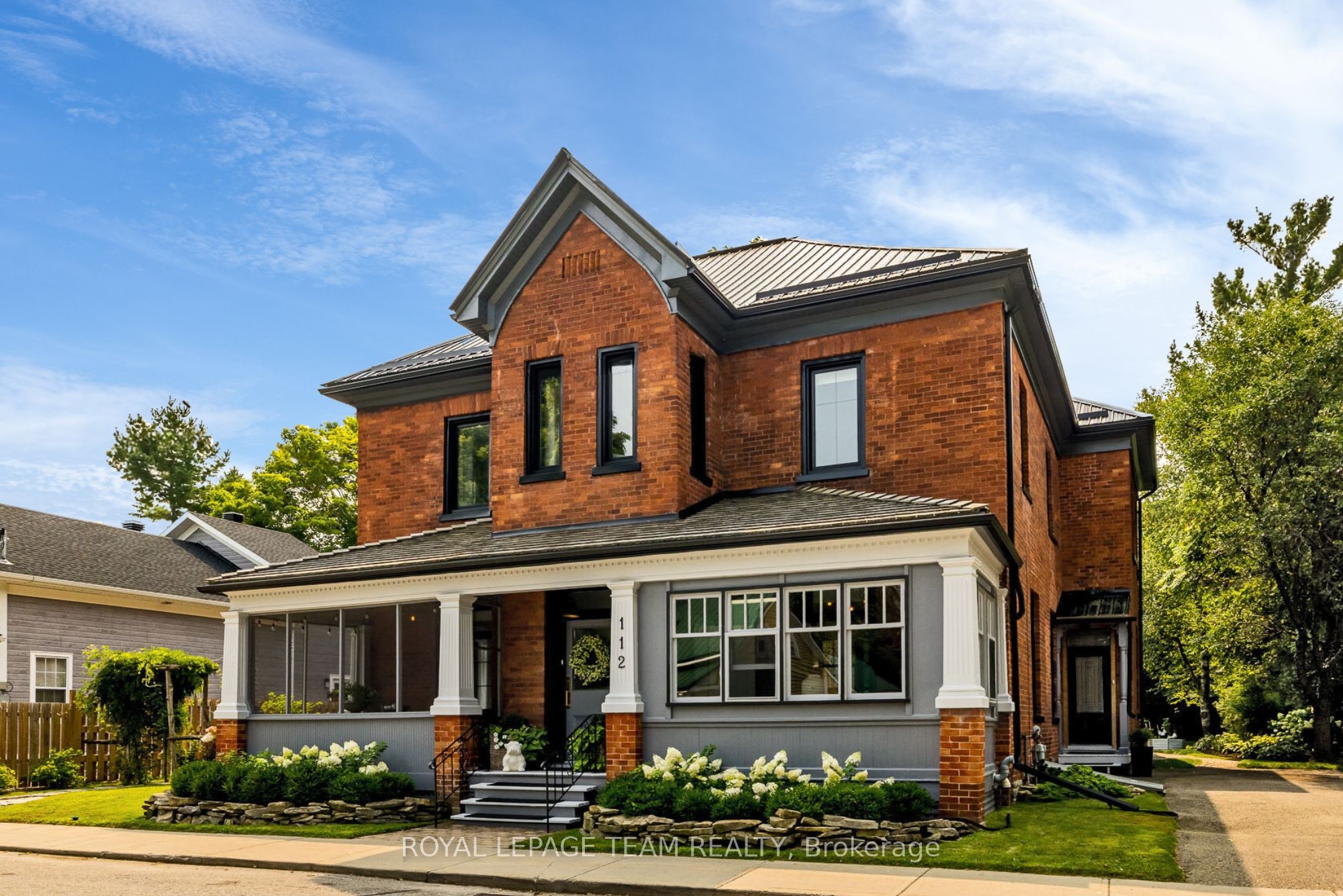 112 Brock Street East Street E