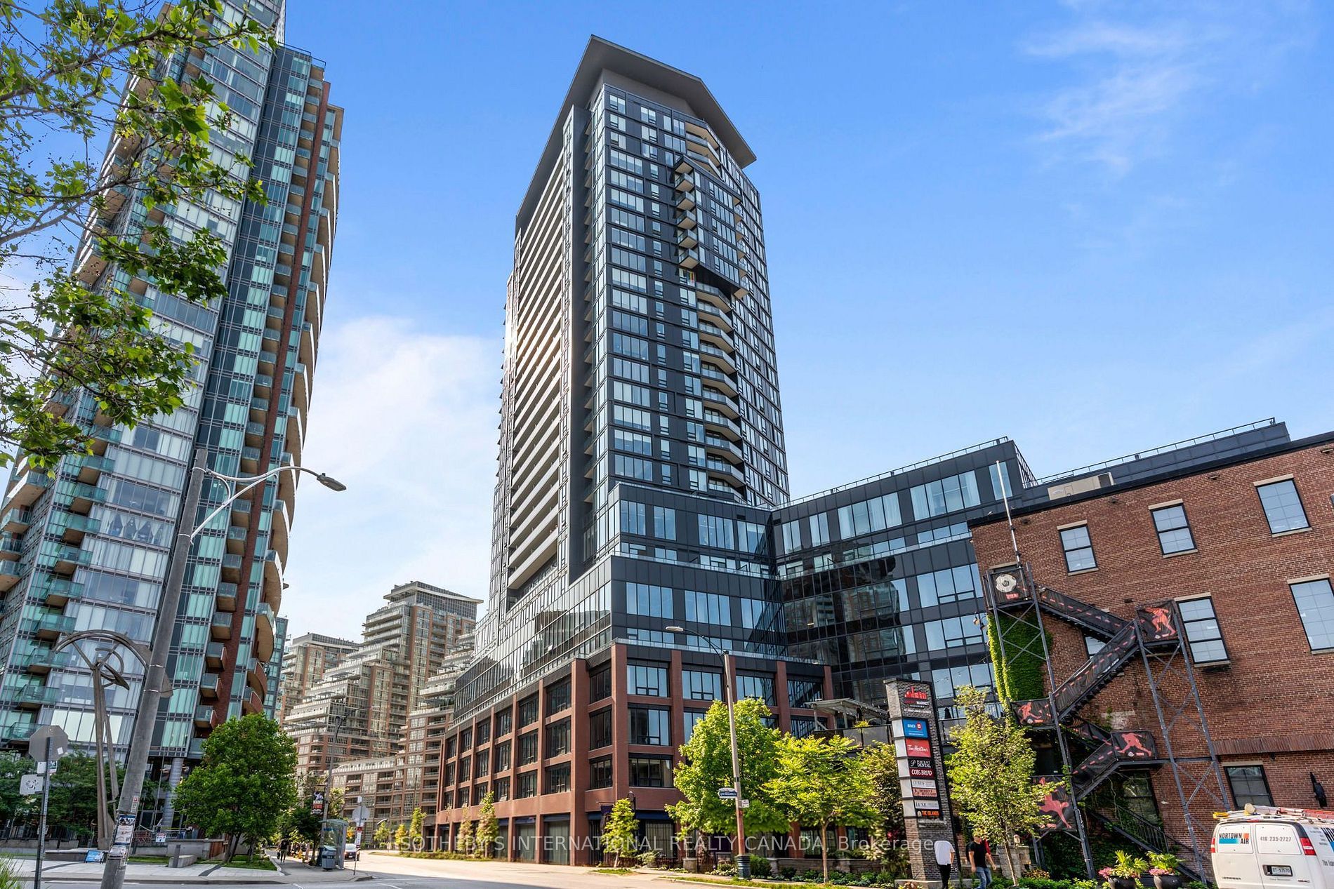 135 East Liberty Street 2607