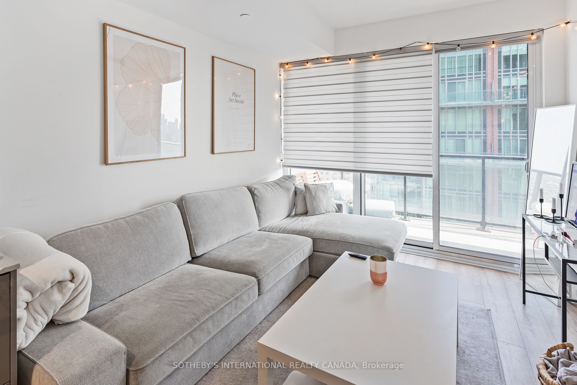 135 East Liberty Street 2607