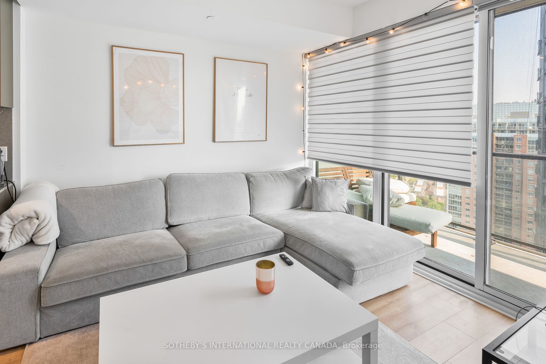 135 East Liberty Street 2607