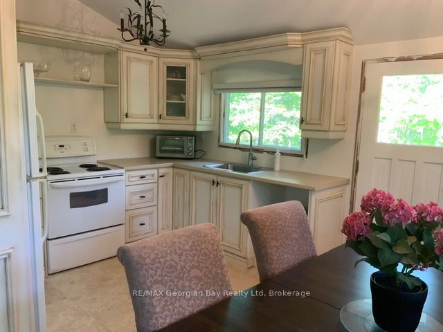 44 Tall Pines Drive NW
