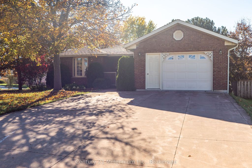 Photo of 750 Baird Street, Kincardine, ON N2Z 1M3 (MLS # X12581580)