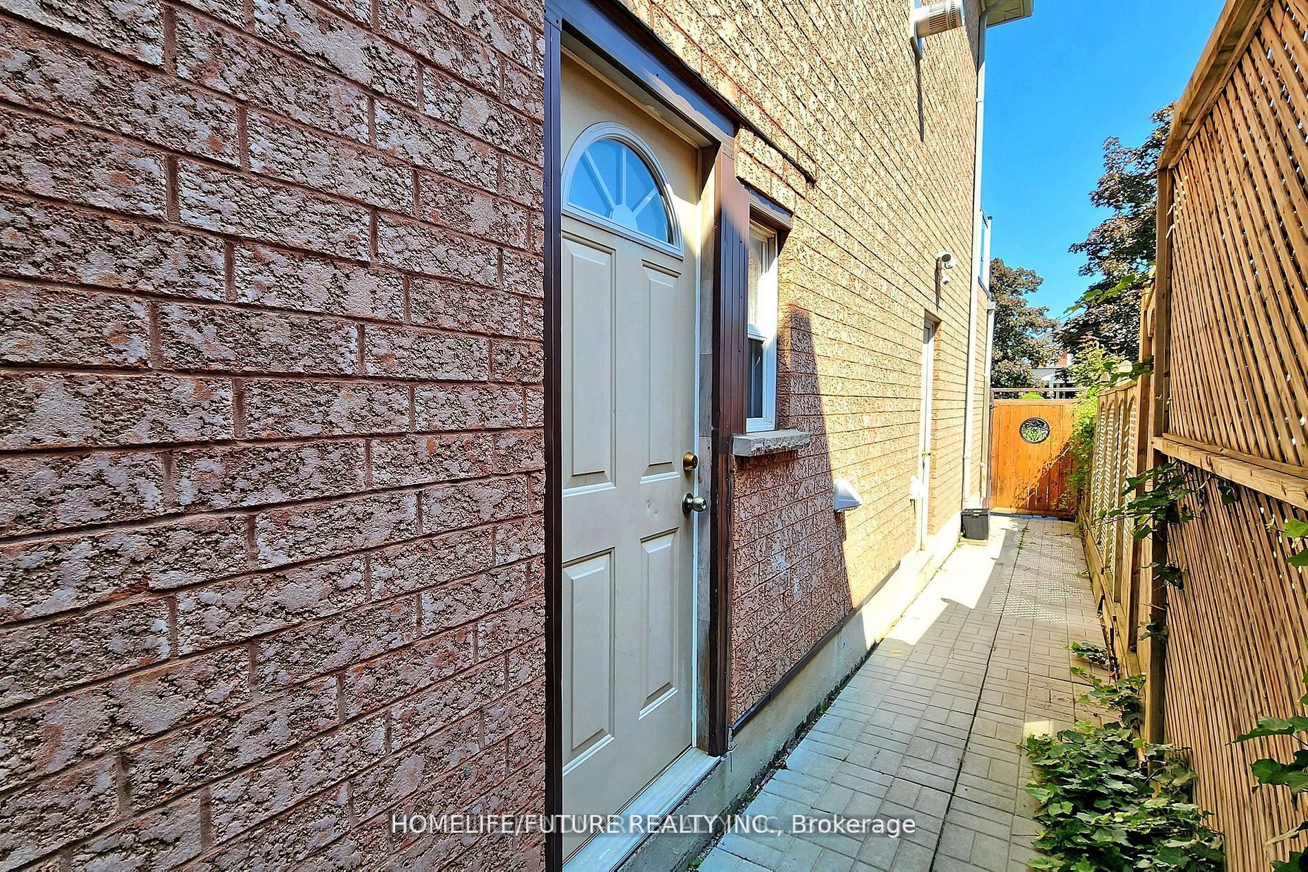 86 Havelock Gate Bsmt