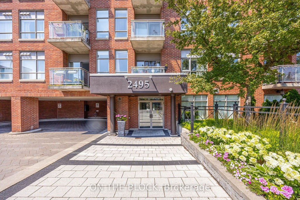 Photo of 2495 Dundas Street W #107, Toronto, ON M6P 1X4 (MLS # W13559024)