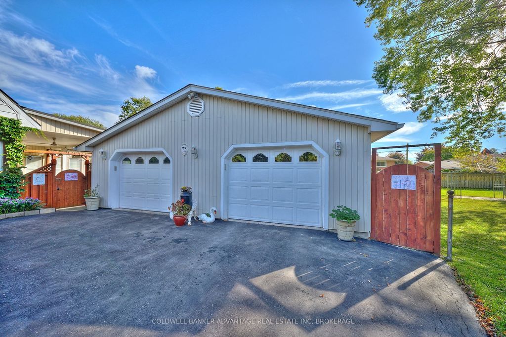 Photo of 73 lindel Crescent, Welland, ON L3C 3S2 (MLS # X12457861)