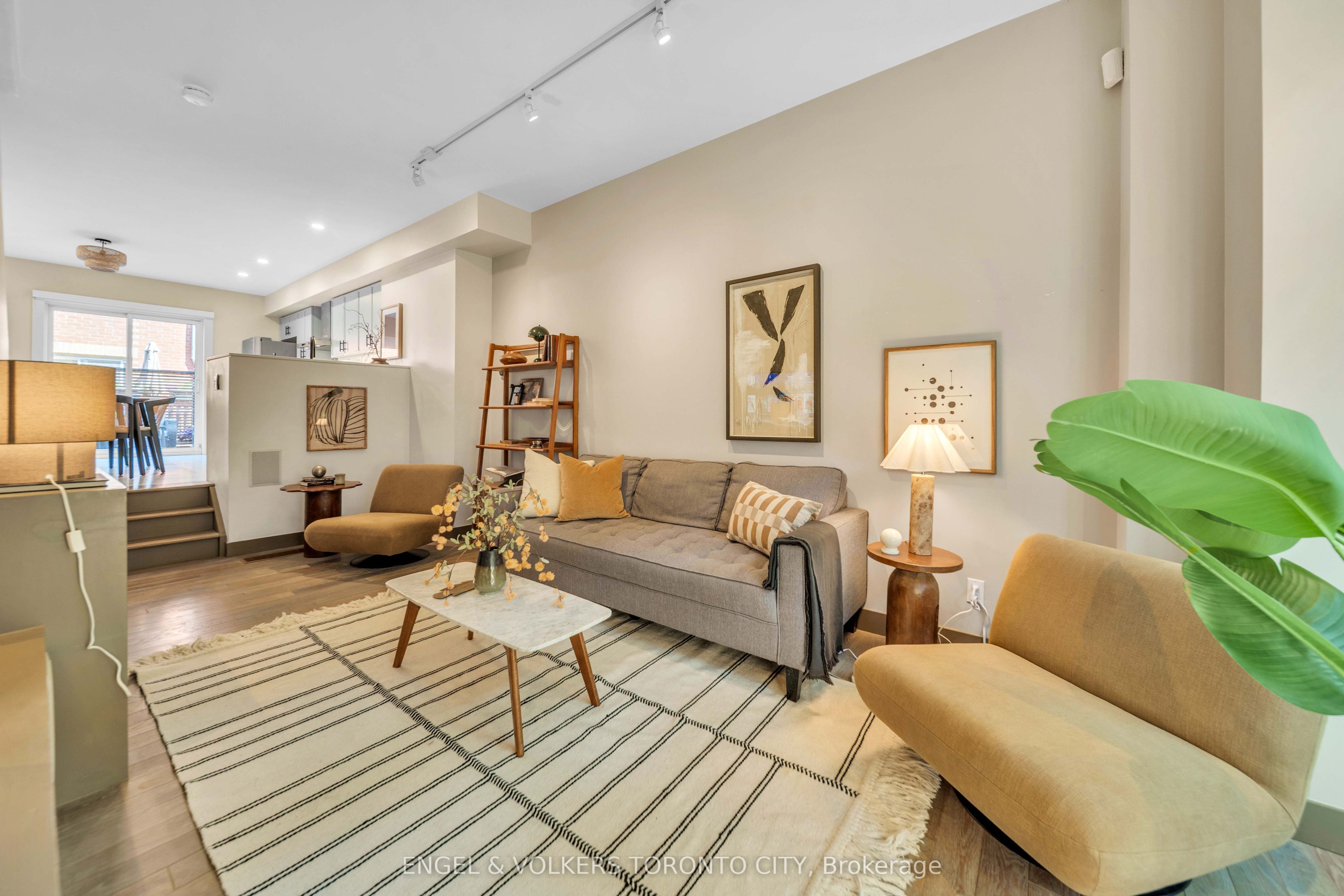 8 Old Trillium Lane
