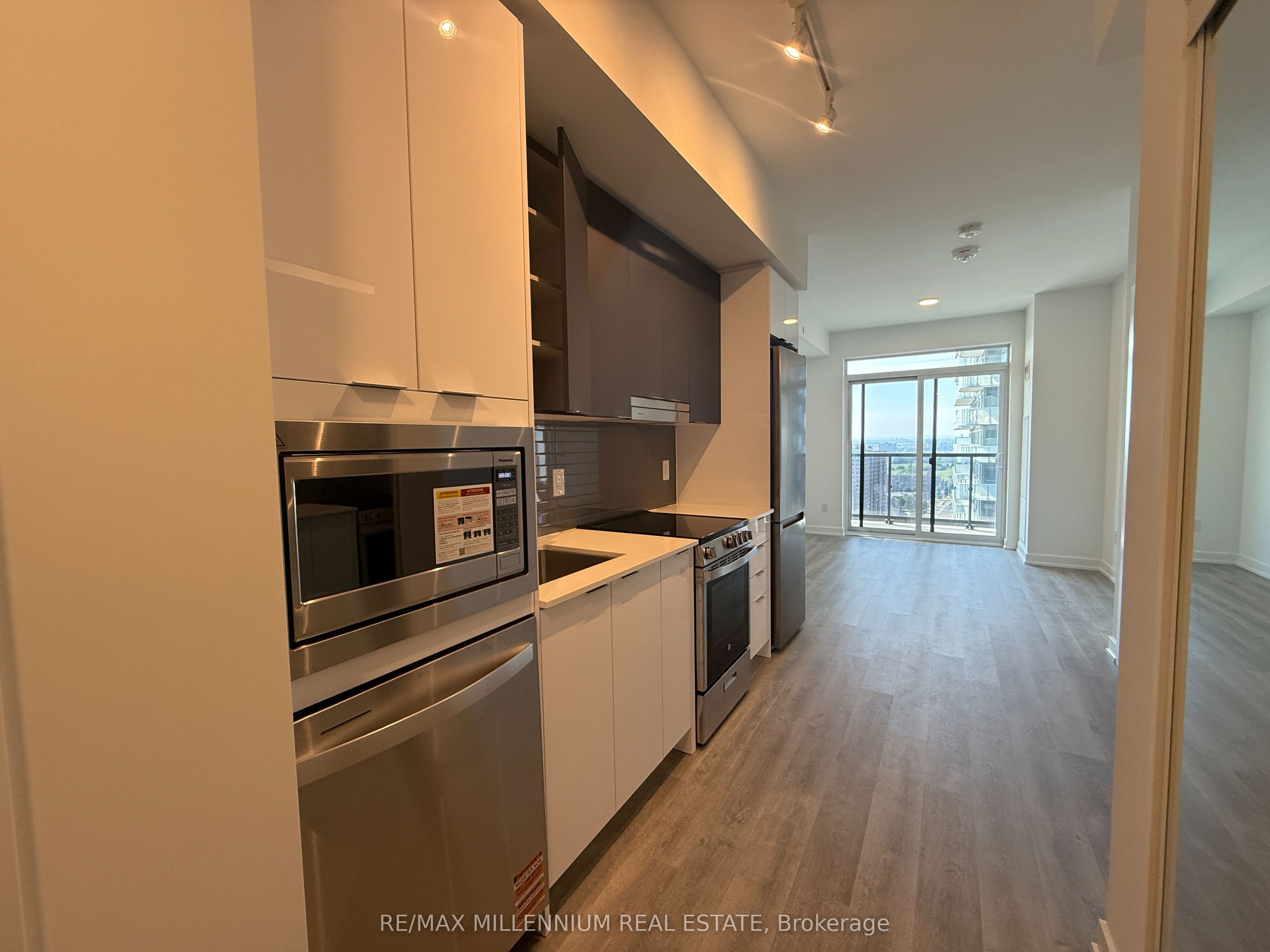 5105 Hurontario Street 2310
