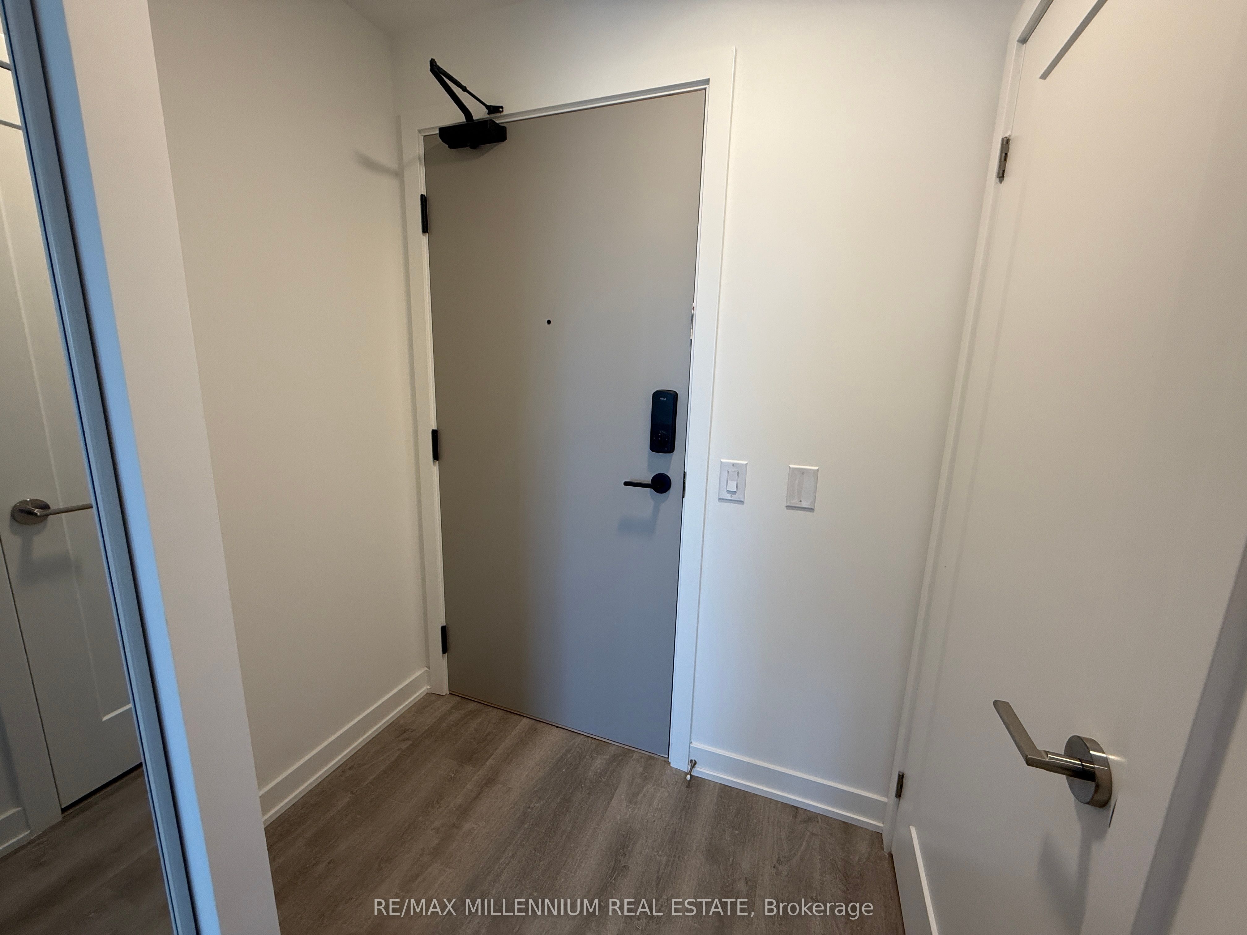 5105 Hurontario Street 2310