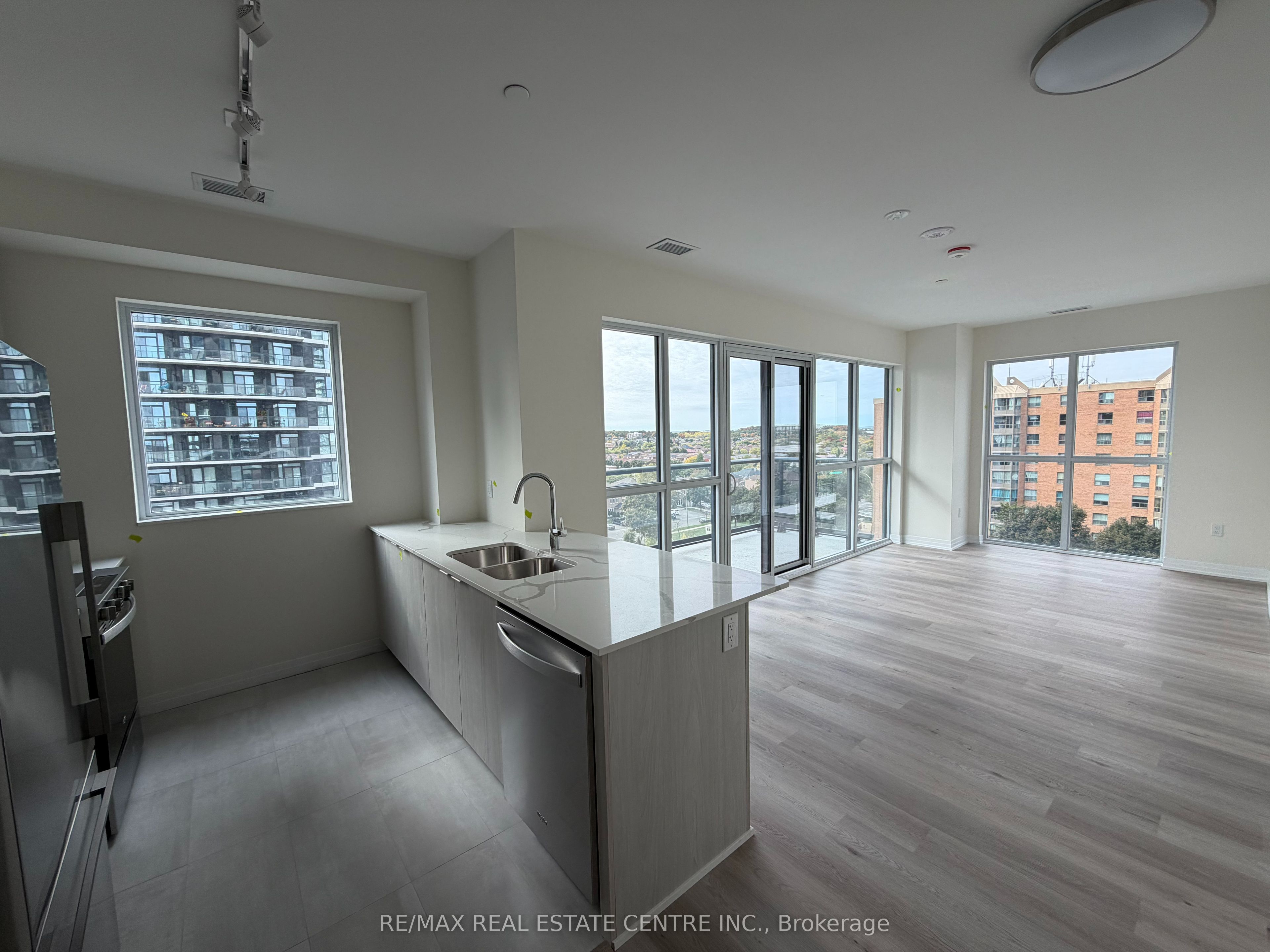15 Watergarden Drive 706