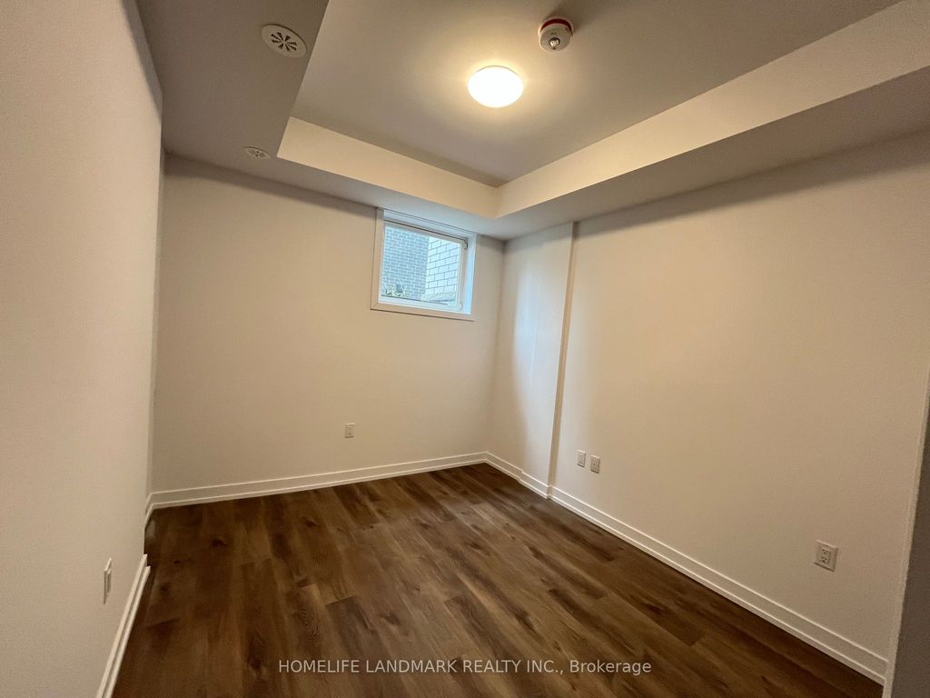 Photo of 5 Bancroft Lane N #318, Richmond Hill, ON L4E 1M1 (MLS # N13104652)