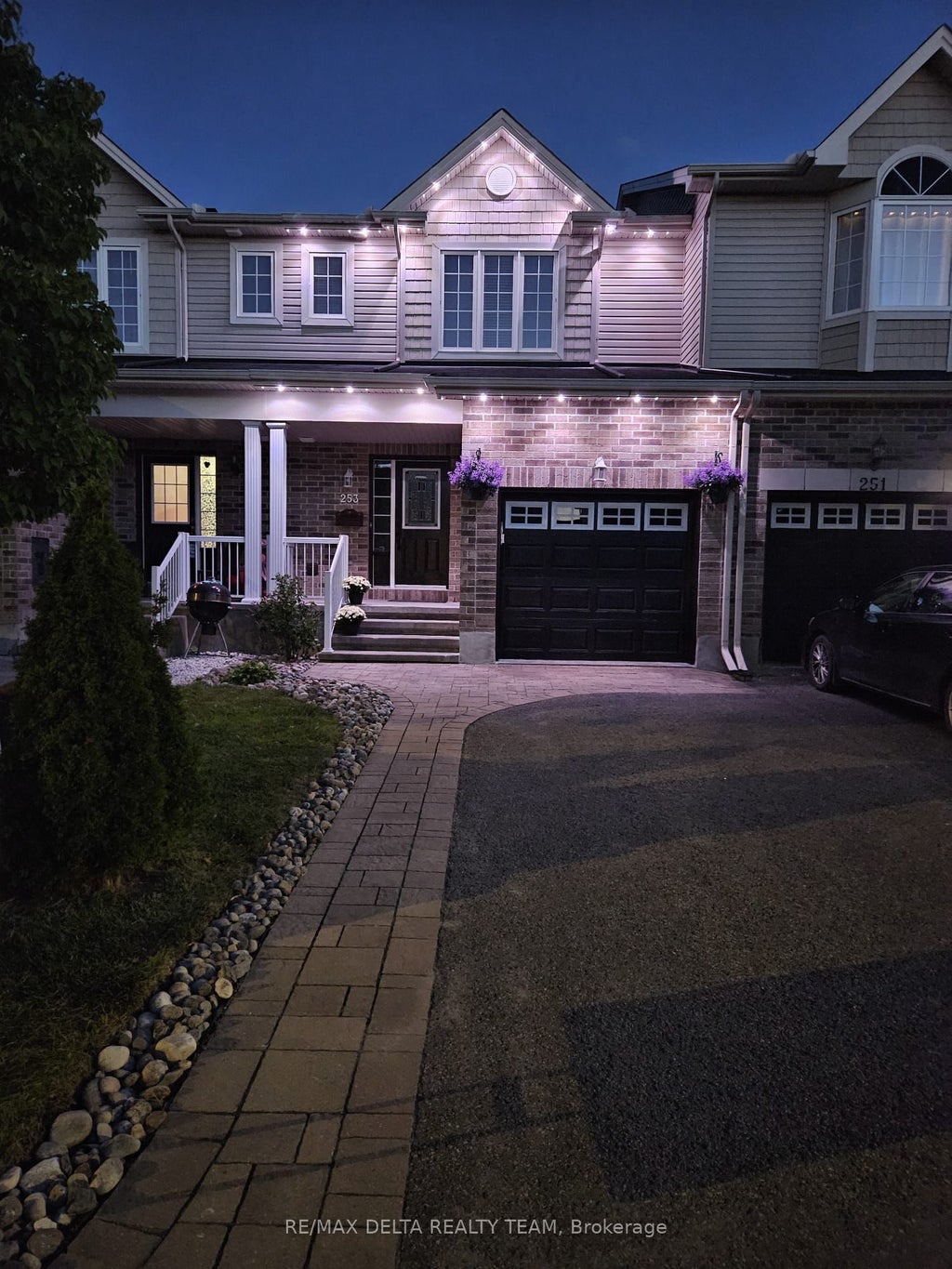 Photo of 253 Cityview Crescent, Orleans - Cumberland and Area, ON K4A 0T9 (MLS # X13803776)