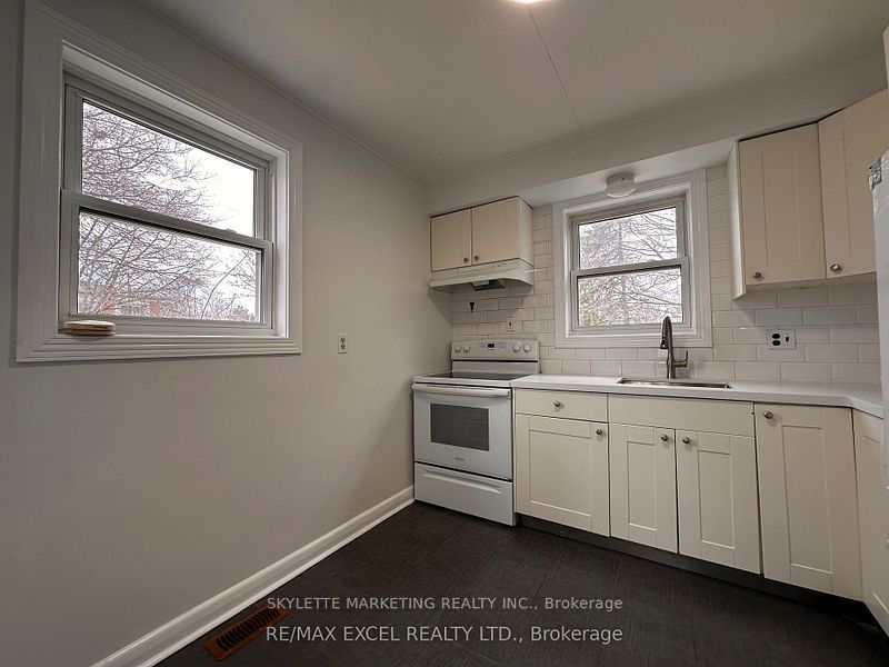 229 Zelda Crescent Upper