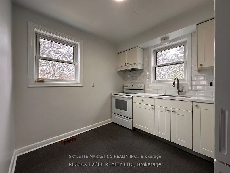 229 Zelda Crescent Upper