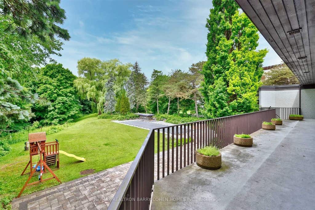Photo of 14 Park Lane Circle, Toronto, ON M3B 1Z7 (MLS # C13223118)