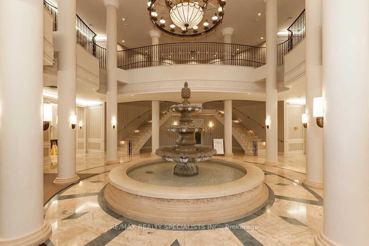 35 Kingsbridge Garden Circle 2707