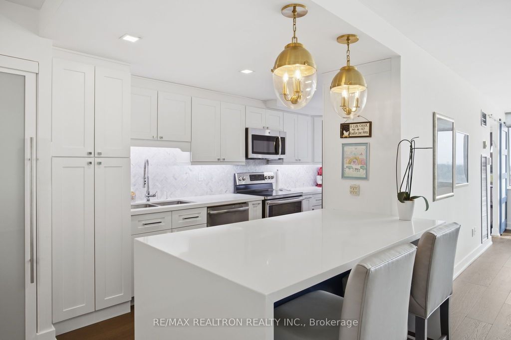 Photo of 3000 Bathurst Street #908, Toronto, ON M6B 3B4 (MLS # C13004586)