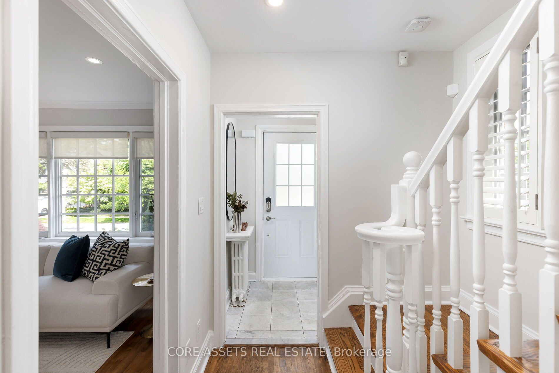 32 Grenview Boulevard N