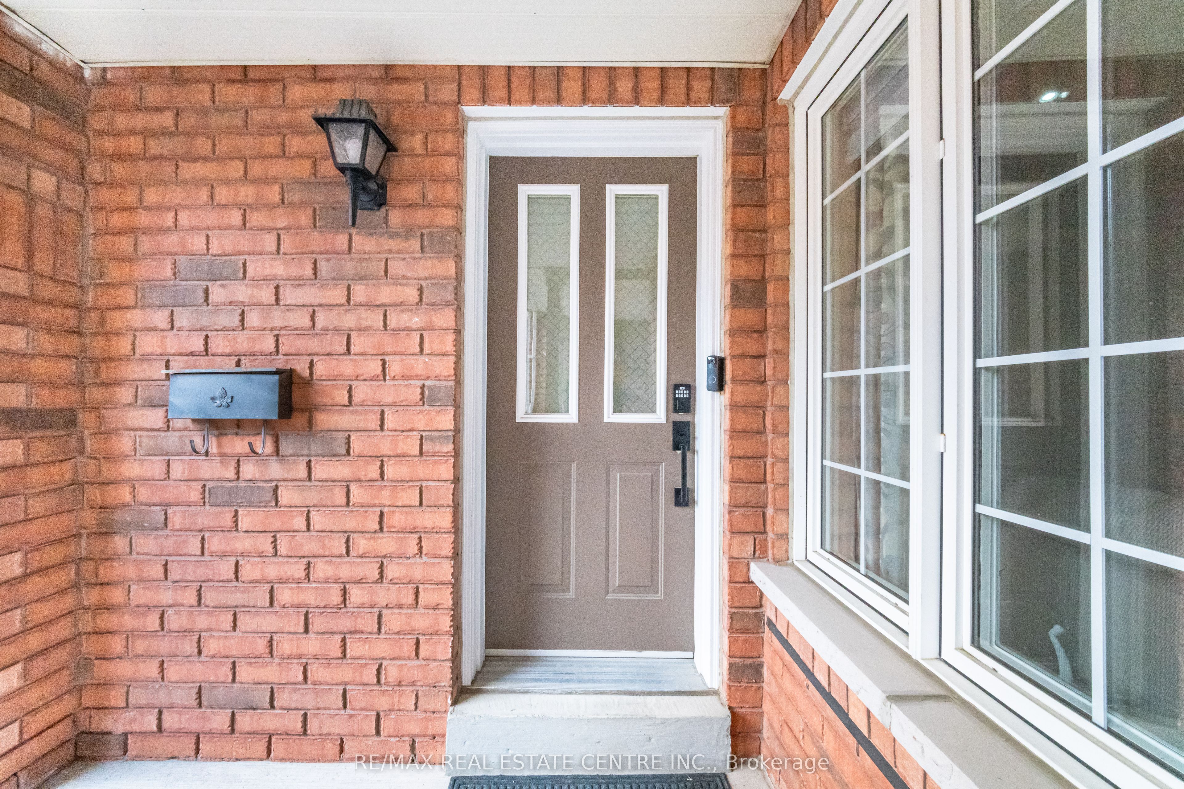 2665 Thomas Street 62
