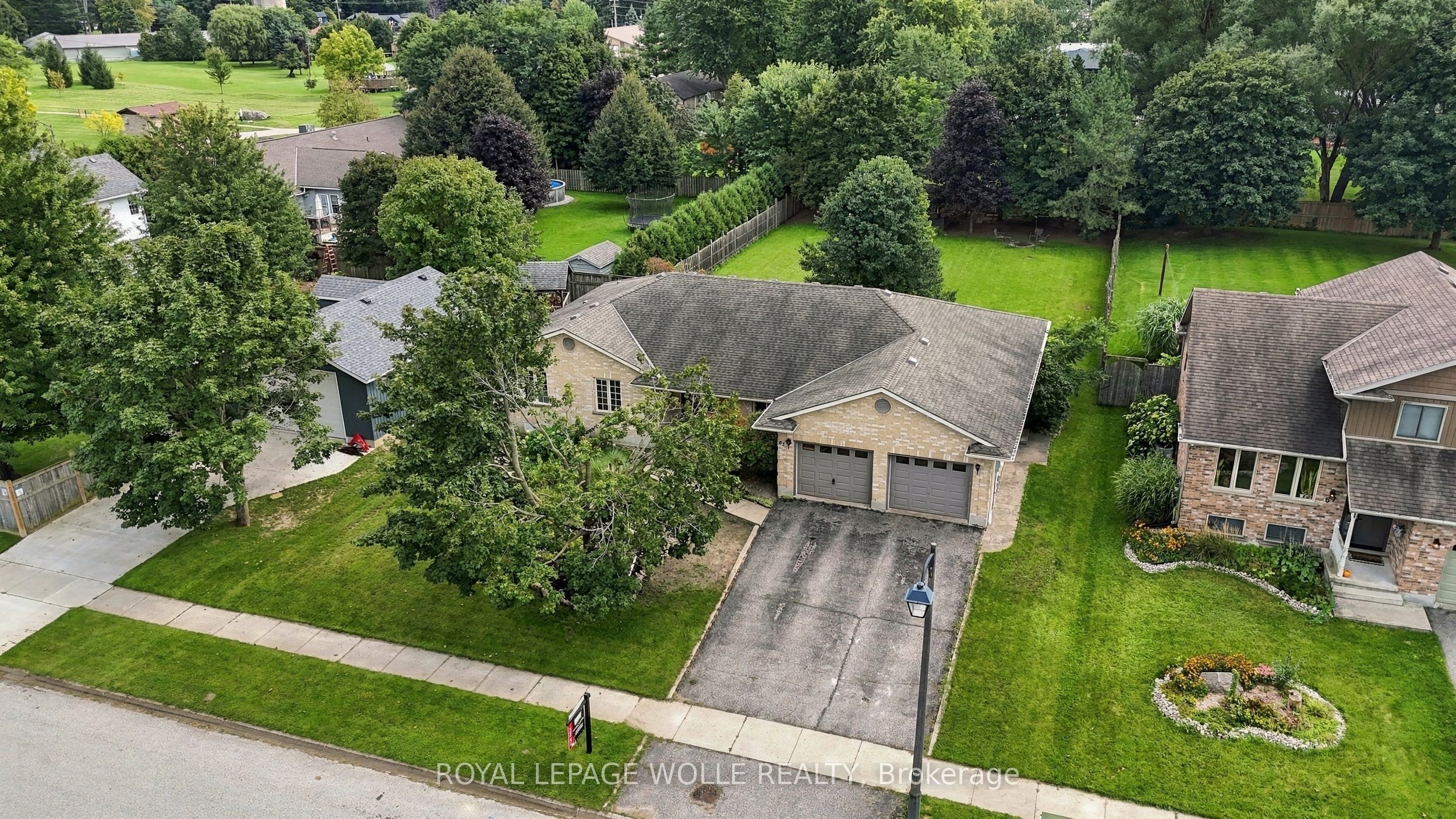 63 Oakridge Avenue