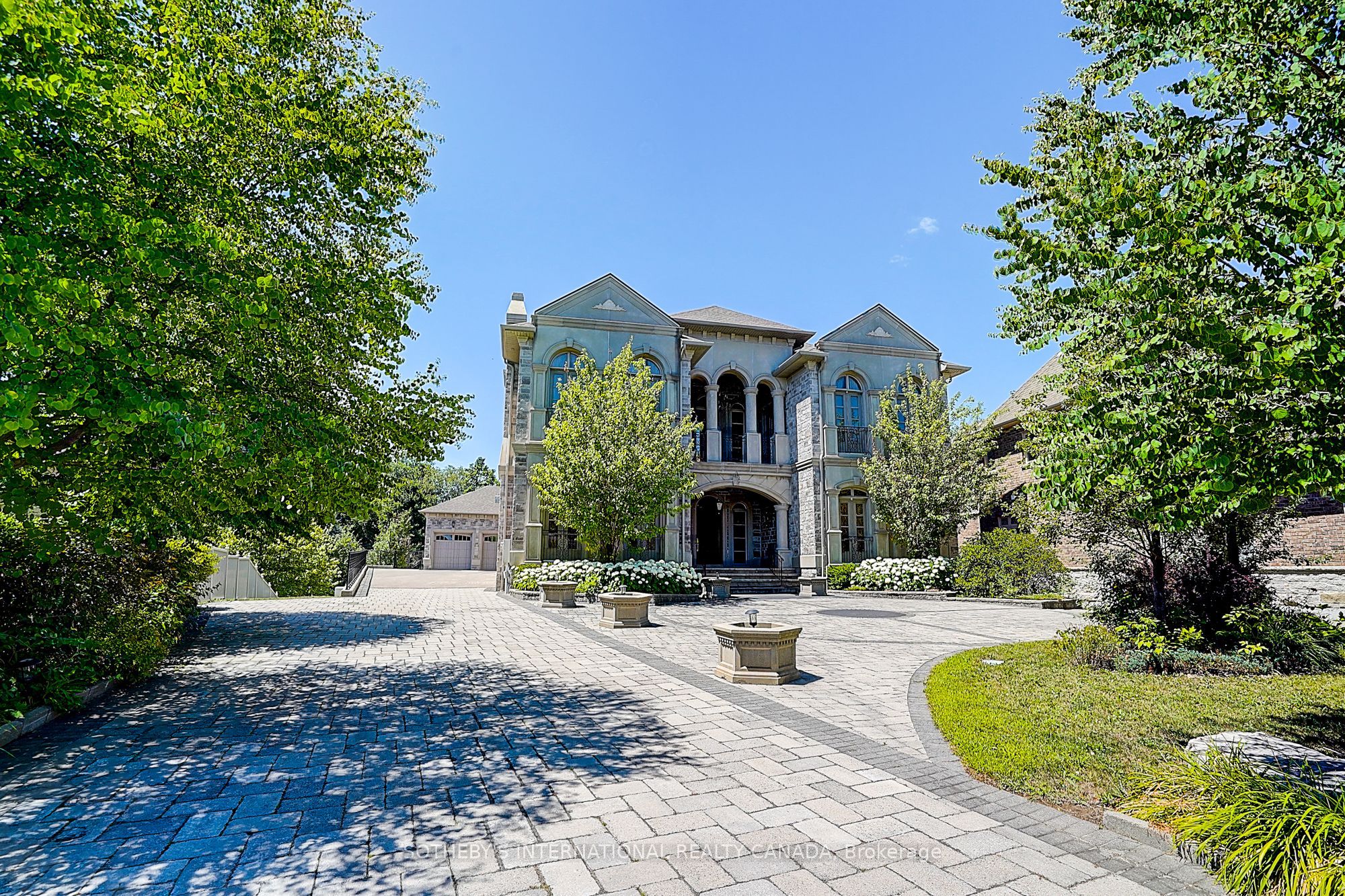 71 Grandvista Crescent