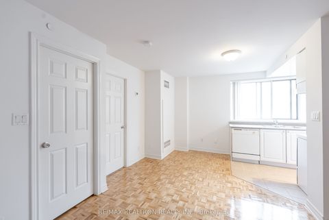 1407 Dupont Street 206 Toronto ON M6H 4J7