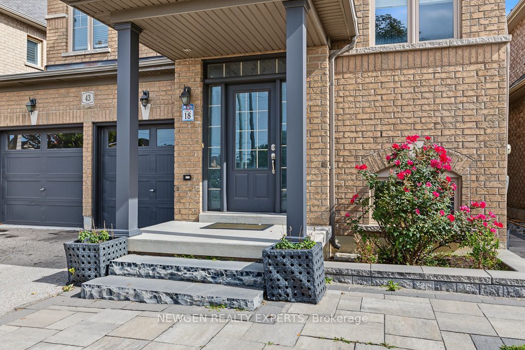43 Lone Rock Circle