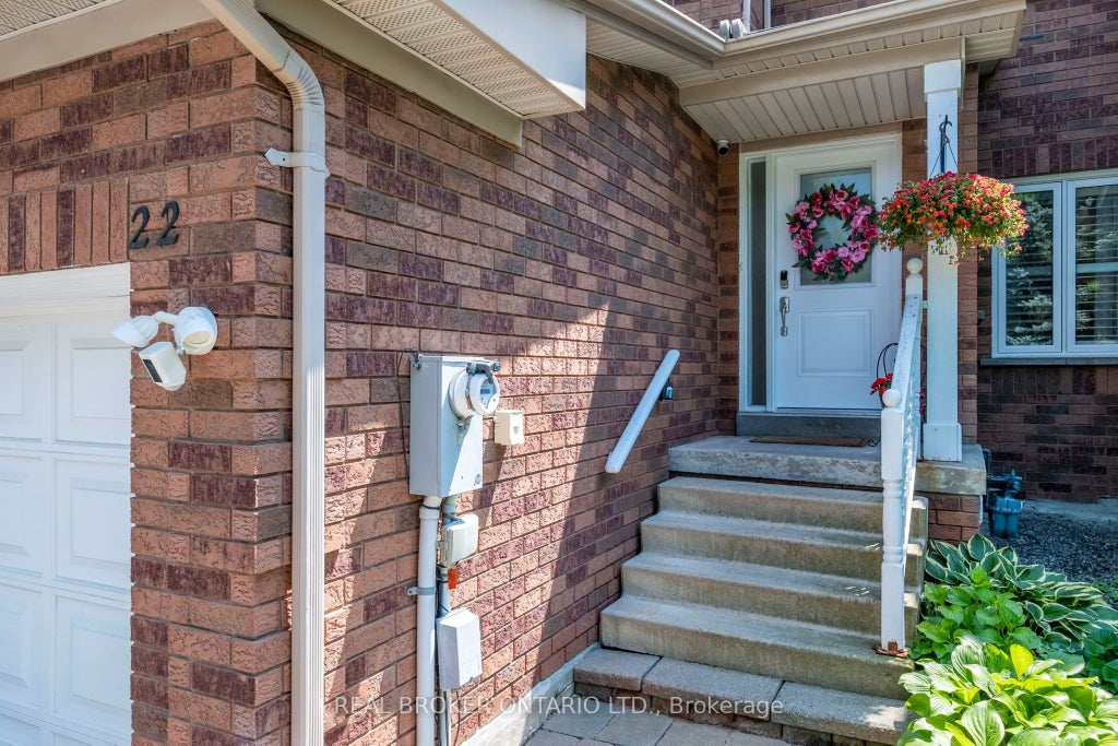 Photo of 22 October Lane, Aurora, ON L4G 6Y1 (MLS # N13685772)