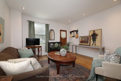 1 Lockwood Road Toronto ON M4L 3M7
