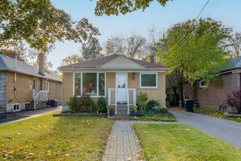 67 Savona Drive Toronto ON M8W 4V2