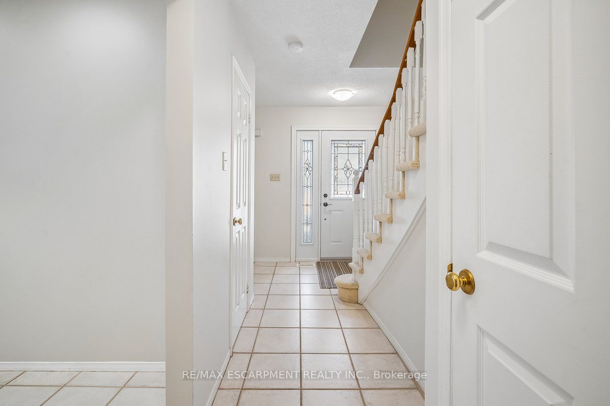 5255 Lakeshore Road 30