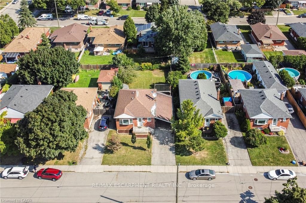 Photo of 33 Alderney Avenue, Hamilton, ON L9A 2A6 (MLS # X12601256)