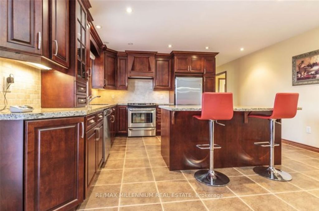 Photo of 32 Michelangelo Boulevard, Brampton, ON L6P 0H3 (MLS # W12389869)
