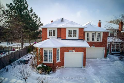 1466 Reeves Gate Oakville ON L6M 3H3