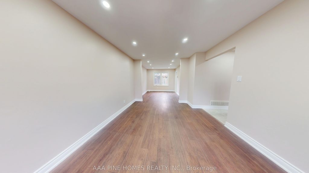 Photo of 600 Whistler Drive, Oshawa, ON L1J 8K2 (MLS # E12543648)