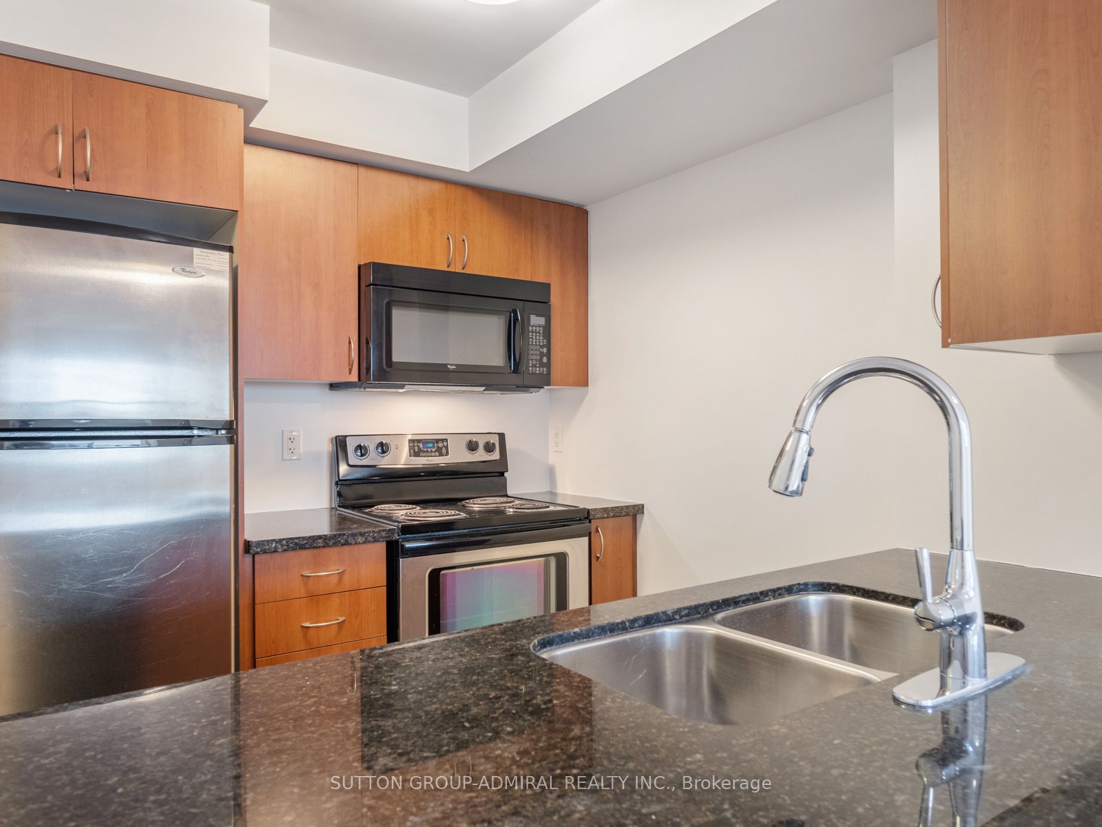 60 Heintzman Street 1715