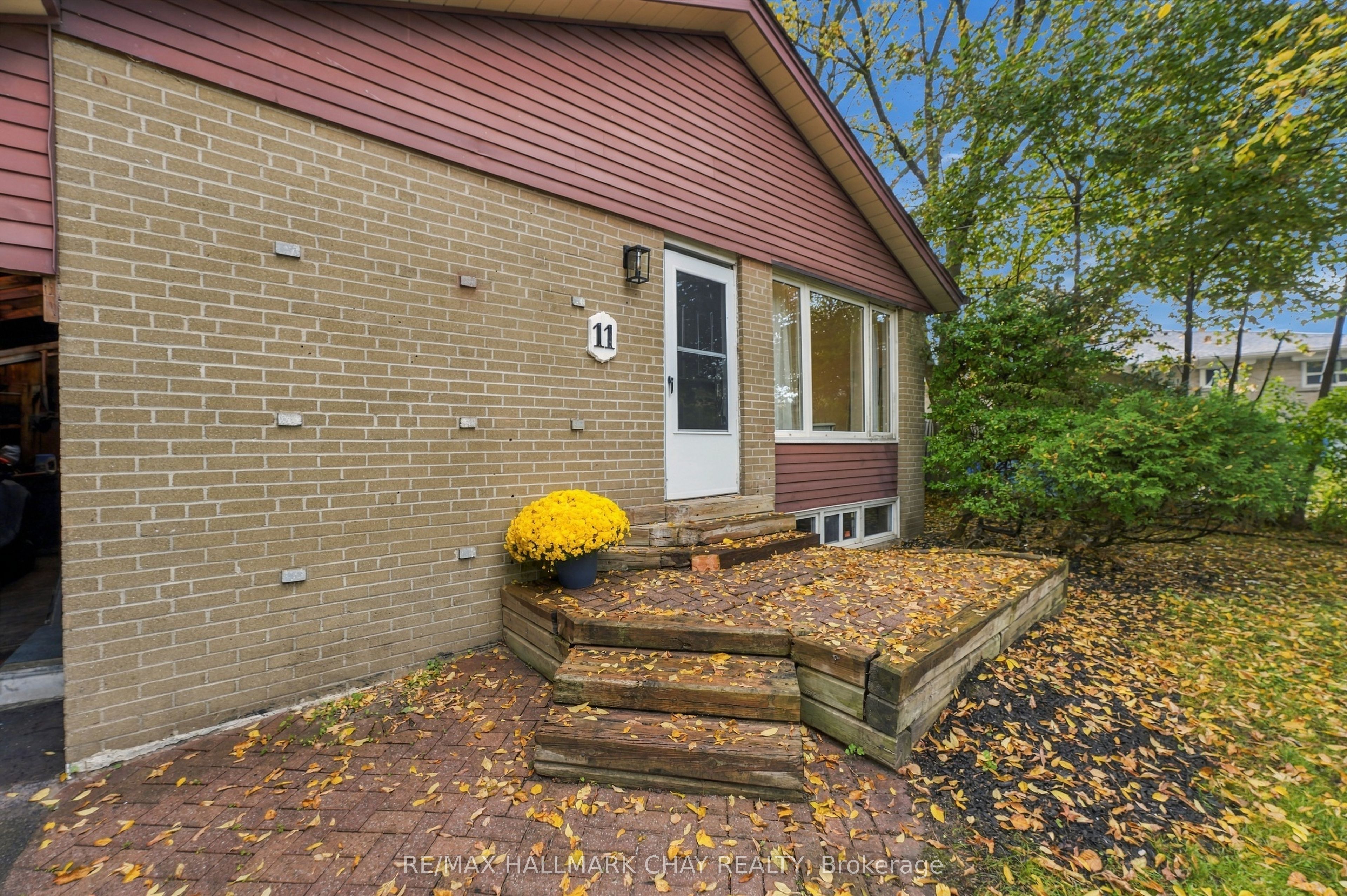 11 Davidson Road